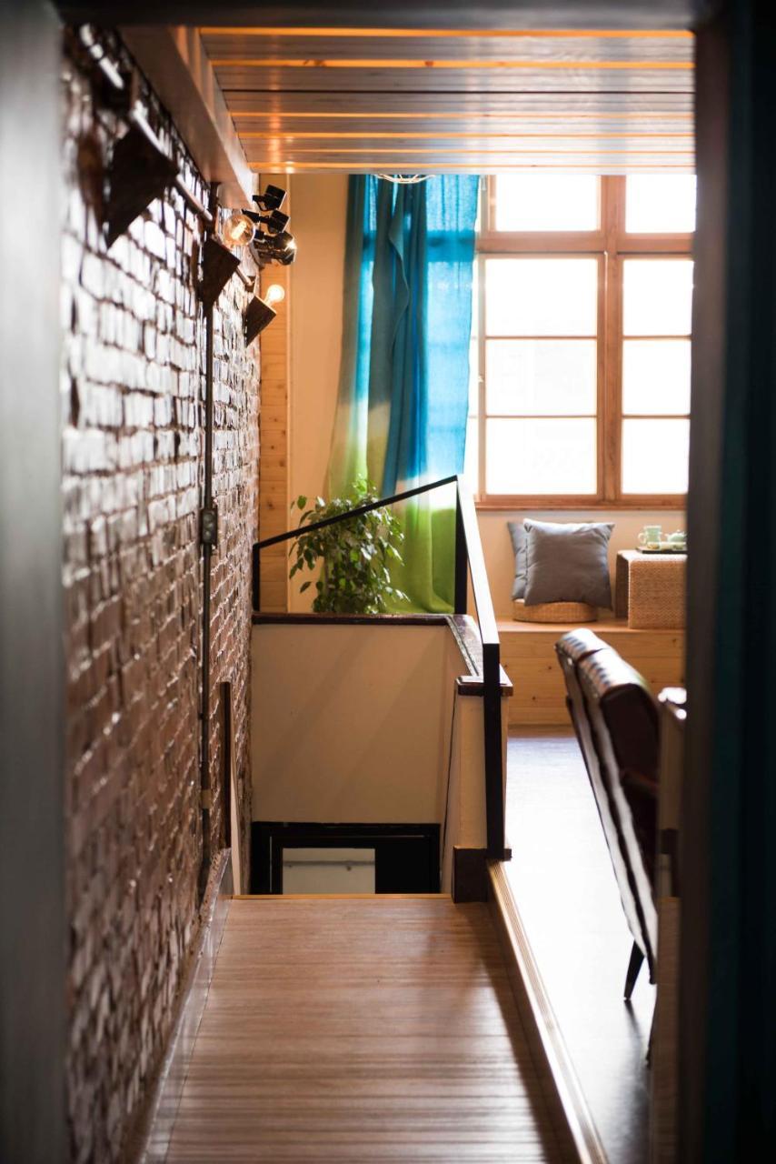 สมอลล์ บริดจ์ กู๊ดโฮม Apartment ไถหนาน ภายนอก รูปภาพ